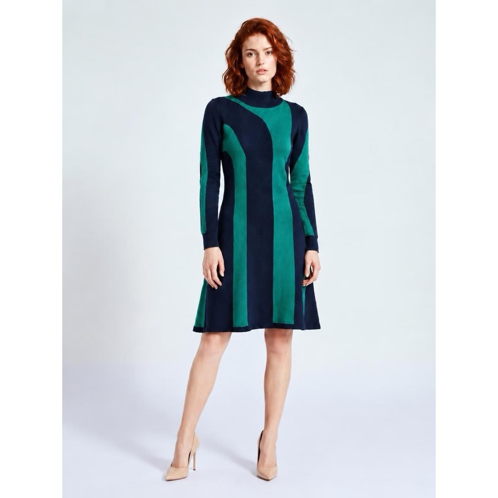 Ann Taylor Merino Wool Blend Sweater Dress Fit & Flare Wavy pattern Preppy
Small